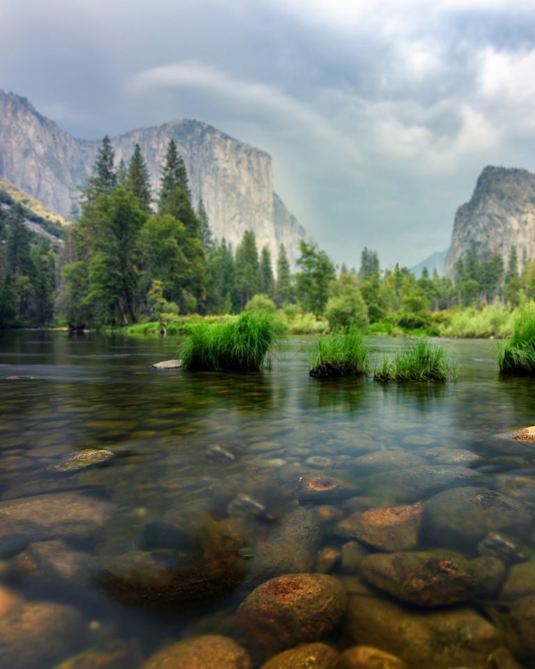 yosemite valley view from merced river
